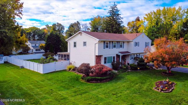 13 Lee Road, Manalapan, NJ 07726