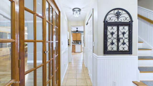 13 Lee Road, Manalapan, NJ 07726
