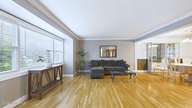 13 Lee Road, Manalapan, NJ 07726