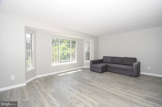 2016 CASCADE RD, Silver Spring, MD 20902