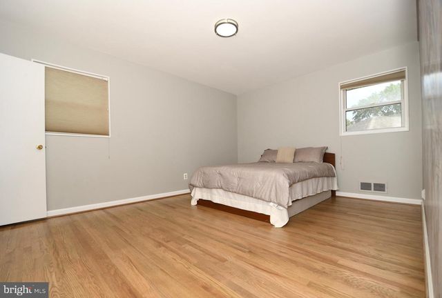 2016 CASCADE RD, Silver Spring, MD 20902