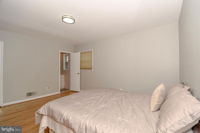 2016 CASCADE RD, Silver Spring, MD 20902