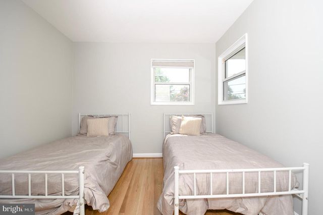 2016 CASCADE RD, Silver Spring, MD 20902