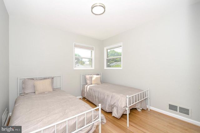 2016 CASCADE RD, Silver Spring, MD 20902