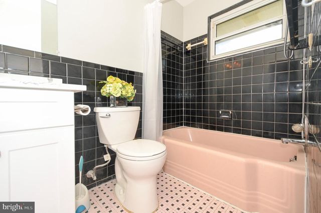 2016 CASCADE RD, Silver Spring, MD 20902