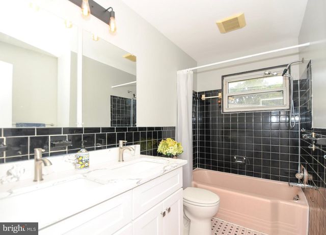 2016 CASCADE RD, Silver Spring, MD 20902