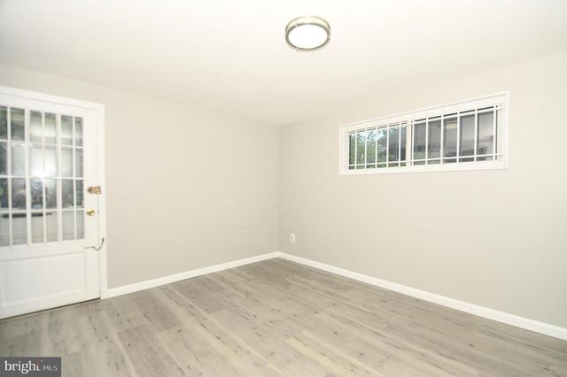 2016 CASCADE RD, Silver Spring, MD 20902