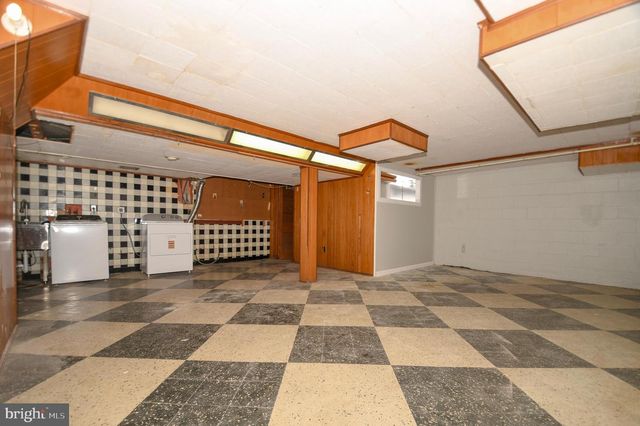 2016 CASCADE RD, Silver Spring, MD 20902