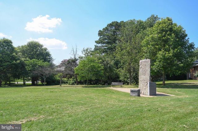 2016 CASCADE RD, Silver Spring, MD 20902