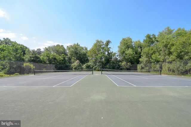 2016 CASCADE RD, Silver Spring, MD 20902