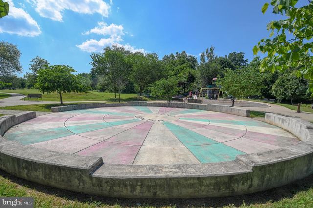 2016 CASCADE RD, Silver Spring, MD 20902