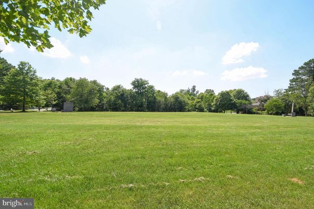 2016 CASCADE RD, Silver Spring, MD 20902