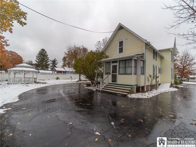 21 Chestnut Street, Westfield, NY 14787