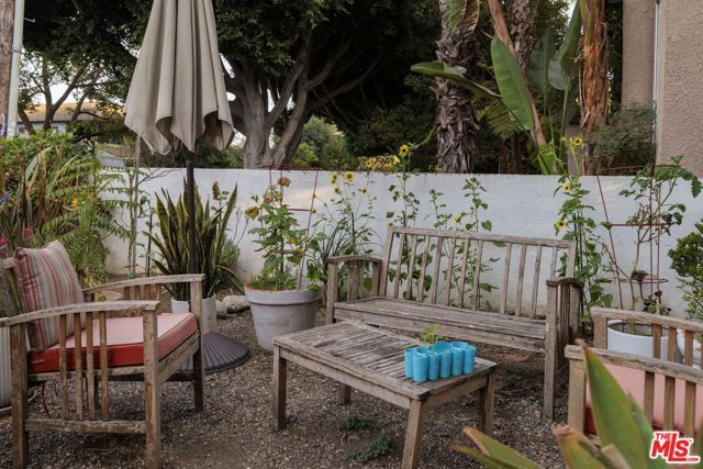 1965 N Bronson Avenue, Los Angeles, CA 90068