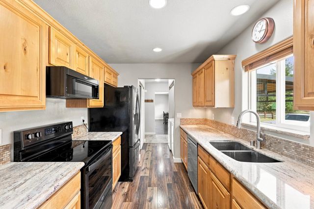5284 S Wallbridge Rd, Deer Park, WA 99006