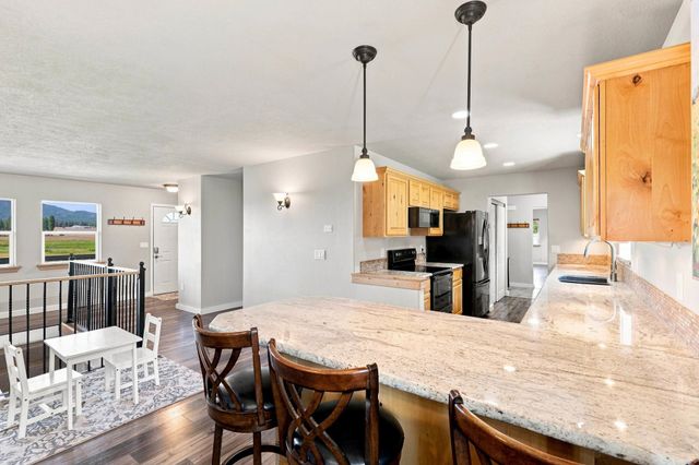 5284 S Wallbridge Rd, Deer Park, WA 99006