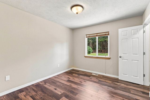 5284 S Wallbridge Rd, Deer Park, WA 99006