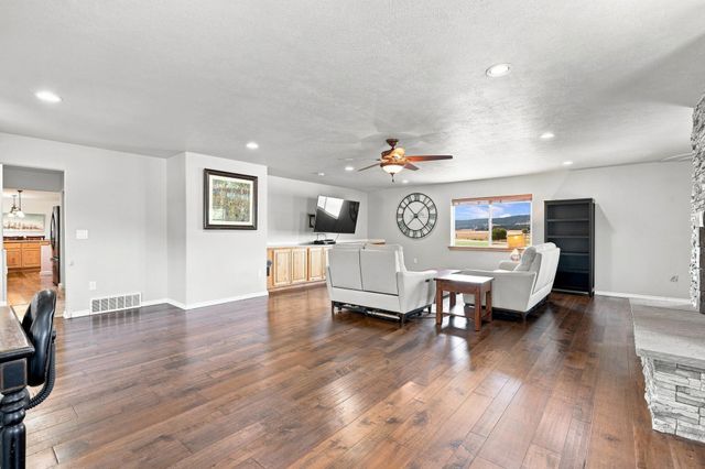 5284 S Wallbridge Rd, Deer Park, WA 99006