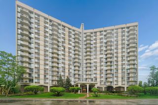 40 N Tower Road 11H, Oak Brook, IL 60523