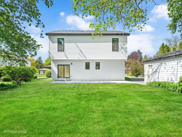 751 Sunnyside Road, Roselle, IL 60172