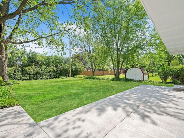 751 Sunnyside Road, Roselle, IL 60172