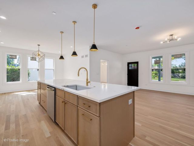 751 Sunnyside Road, Roselle, IL 60172
