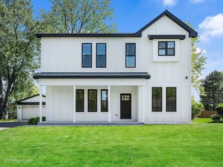 751 Sunnyside Road, Roselle, IL 60172
