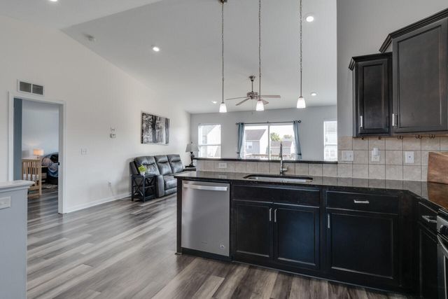 1209 Gardner Pond Lane, Vicksburg Vllg, MI 49097