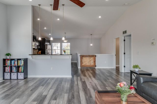 1209 Gardner Pond Lane, Vicksburg Vllg, MI 49097