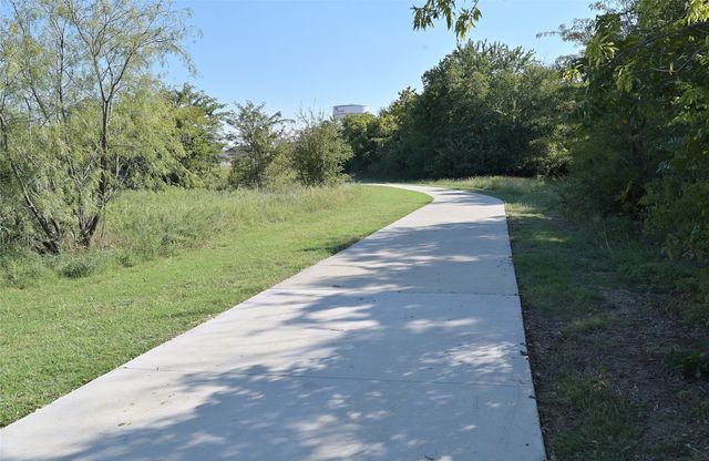 2616 GOLDFINCH Drive, Denton, TX 76205