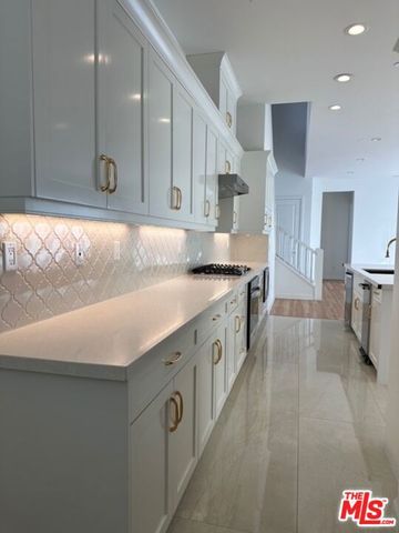 20812 W Bur Oak Circle, Porter Ranch, CA 91326