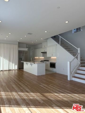 20812 W Bur Oak Circle, Porter Ranch, CA 91326