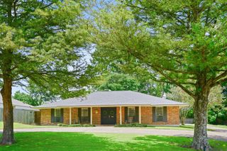 2033 Pollard Pkwy, Baton Rouge, LA 70808