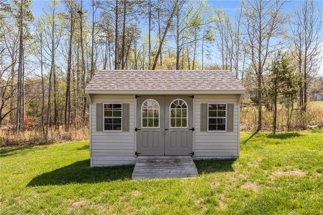 395 Twin Creeks Drive, Stokesdale, NC 27357