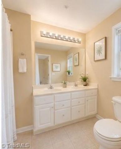 6941 Hanesbrook Circle, Clemmons, NC 27012