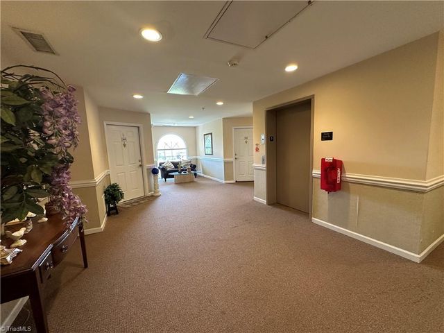 6941 Hanesbrook Circle, Clemmons, NC 27012