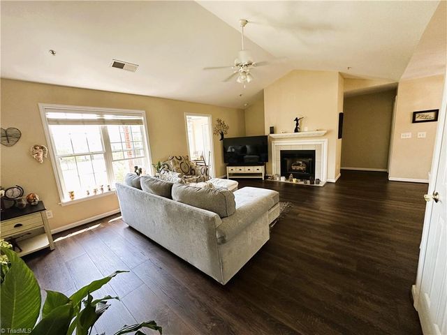 6941 Hanesbrook Circle, Clemmons, NC 27012