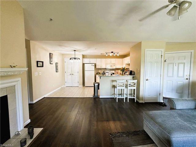 6941 Hanesbrook Circle, Clemmons, NC 27012