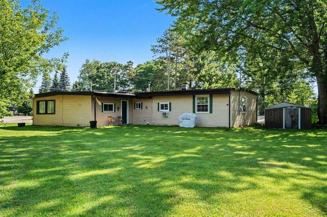 4042 S Oak Drive, Beaverton, MI 48612
