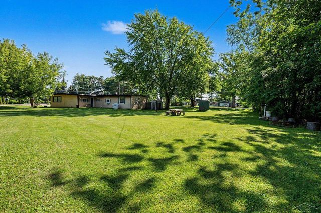 4042 S Oak Drive, Beaverton, MI 48612