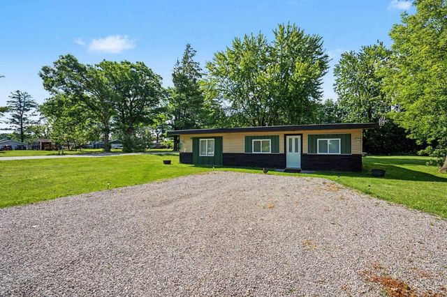 4042 S Oak Drive, Beaverton, MI 48612