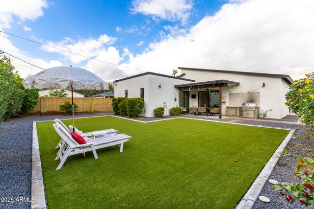 1831 E MONTECITO Avenue, Phoenix, AZ 85016