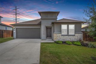 104 Stinchcomb RD, Hutto, TX 78634