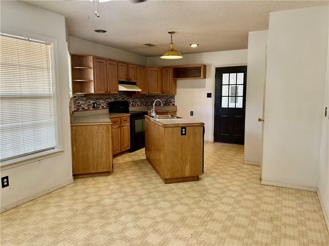 106 S Fox Run Road, Pottsville, AR 72858