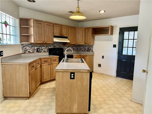 106 S Fox Run Road, Pottsville, AR 72858