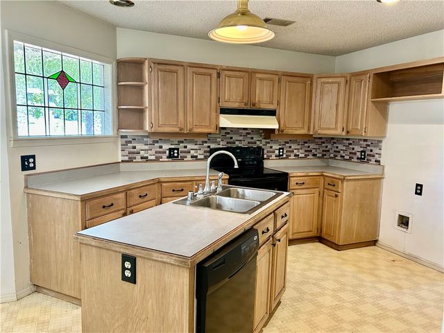 106 S Fox Run Road, Pottsville, AR 72858