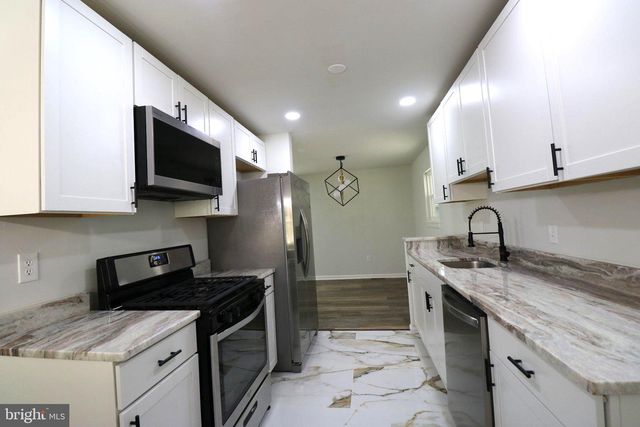 8917 2ND ST, Lanham, MD 20706