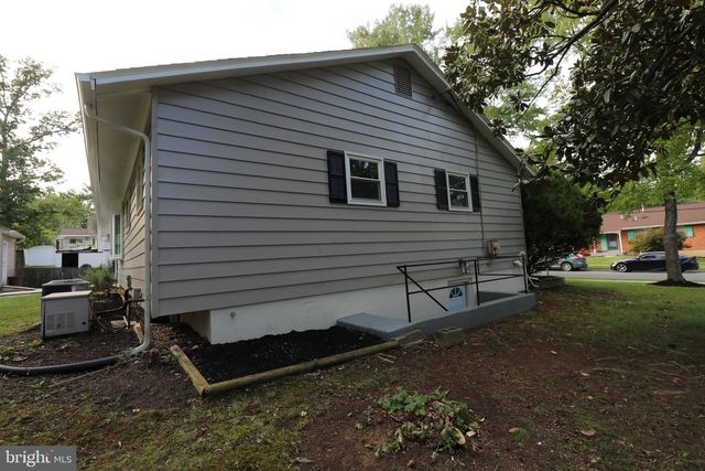 8917 2ND ST, Lanham, MD 20706