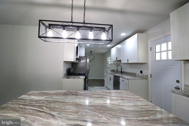 8917 2ND ST, Lanham, MD 20706