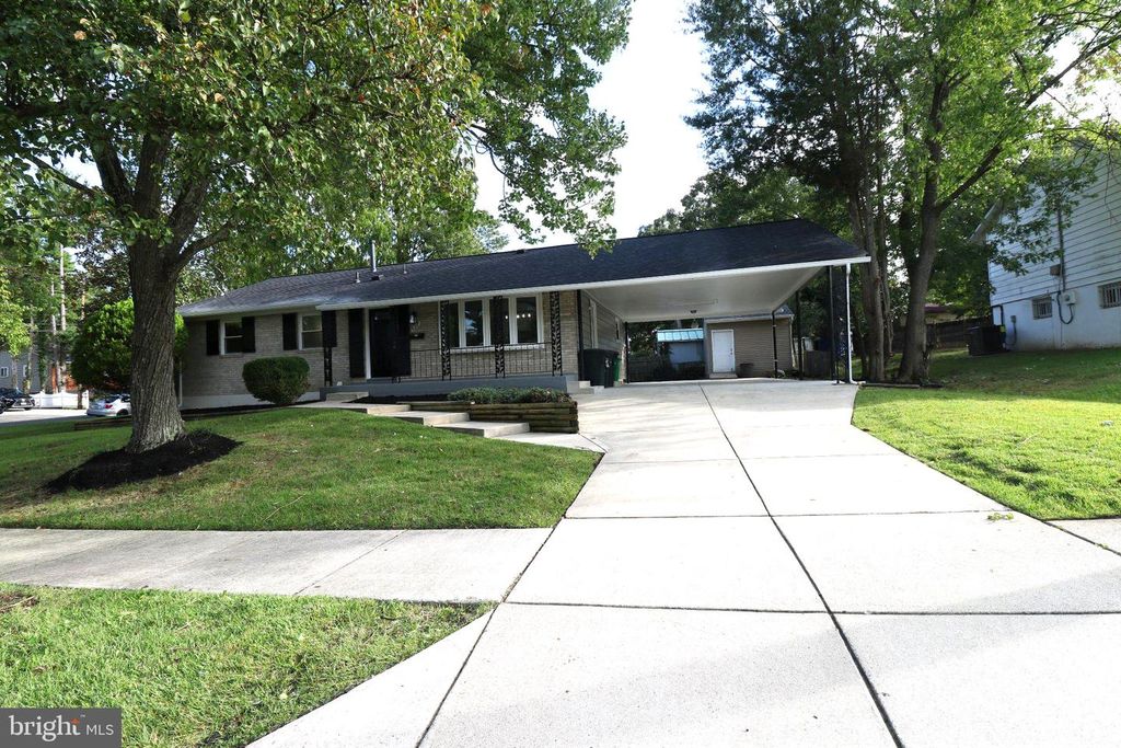 8917 2ND ST, Lanham, MD 20706